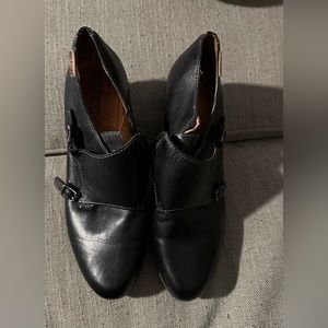 Pikolinos Patternless Ankle Boots for Women size 39 or 8.5 black with light wear